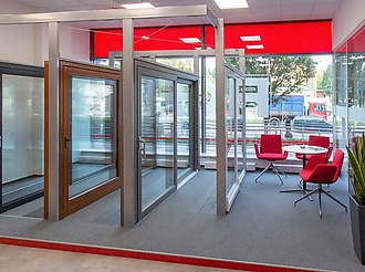 Foto z otevření showroomu